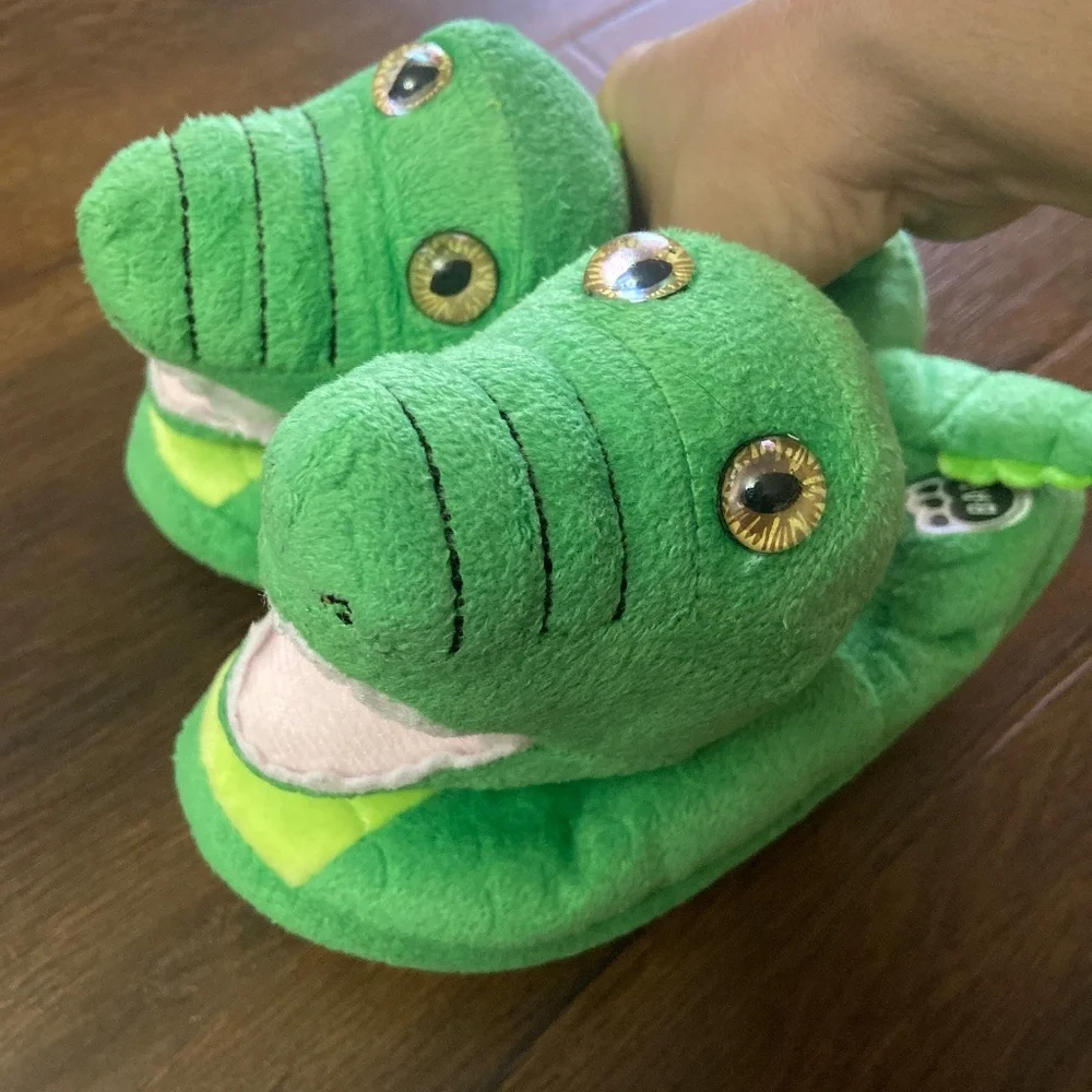 BUILD A BEAR DINOSAUR DRAGONS SLIPPERS HOUSE SLIPPERS SZ 13/1 STUFFIES